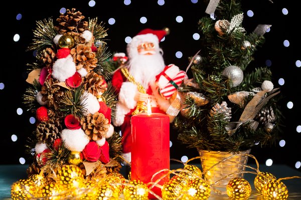 Transformez votre décor avec des figurines de père noël enchantées