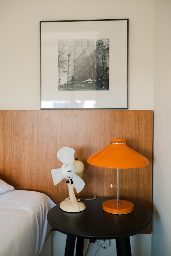 Top 5 lampes de chevet rouges pour sublimer vos nuits