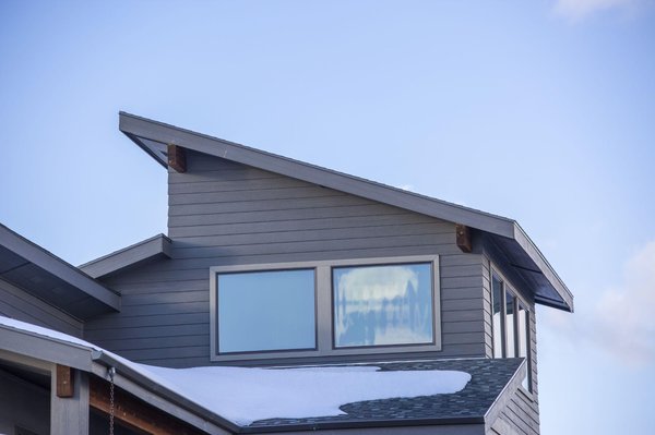Sécurité hivernale : protéger votre toiture des surcharges de neige et de glace