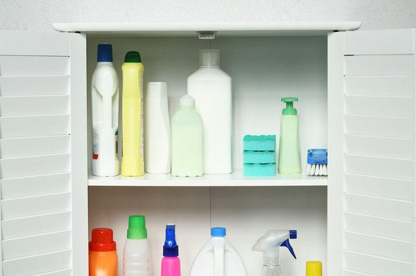 Un chez-soi sain avec un produit d'entretien écologique